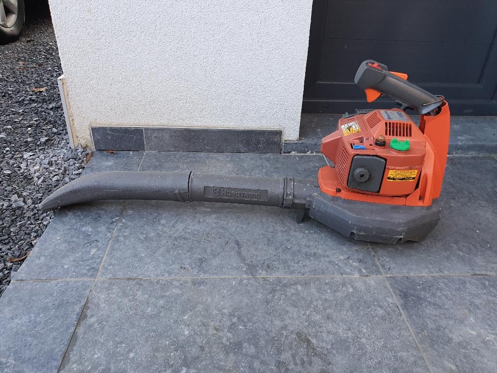 Souffleur à feuilles à essence Husqvarna 225B e-Tech, moteur, Porté à la main, Avec sac de ramassage, Comme neuf, Enlèvement