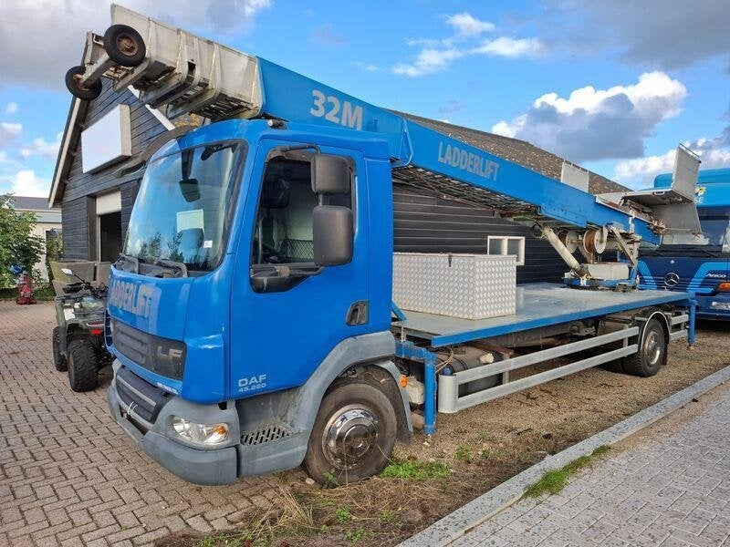 Vrachtwagen met ladder opbouw, DAF, 45220, 2008, Autos, Neuf, Achat, Entreprise, Autres carburants