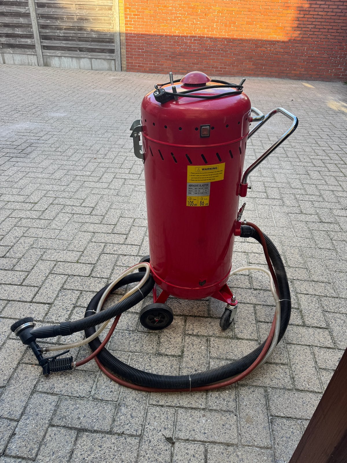 Abrasive Blaster SB28 zandstraalmachine + 10 kg straalzand, Enlèvement, Comme neuf