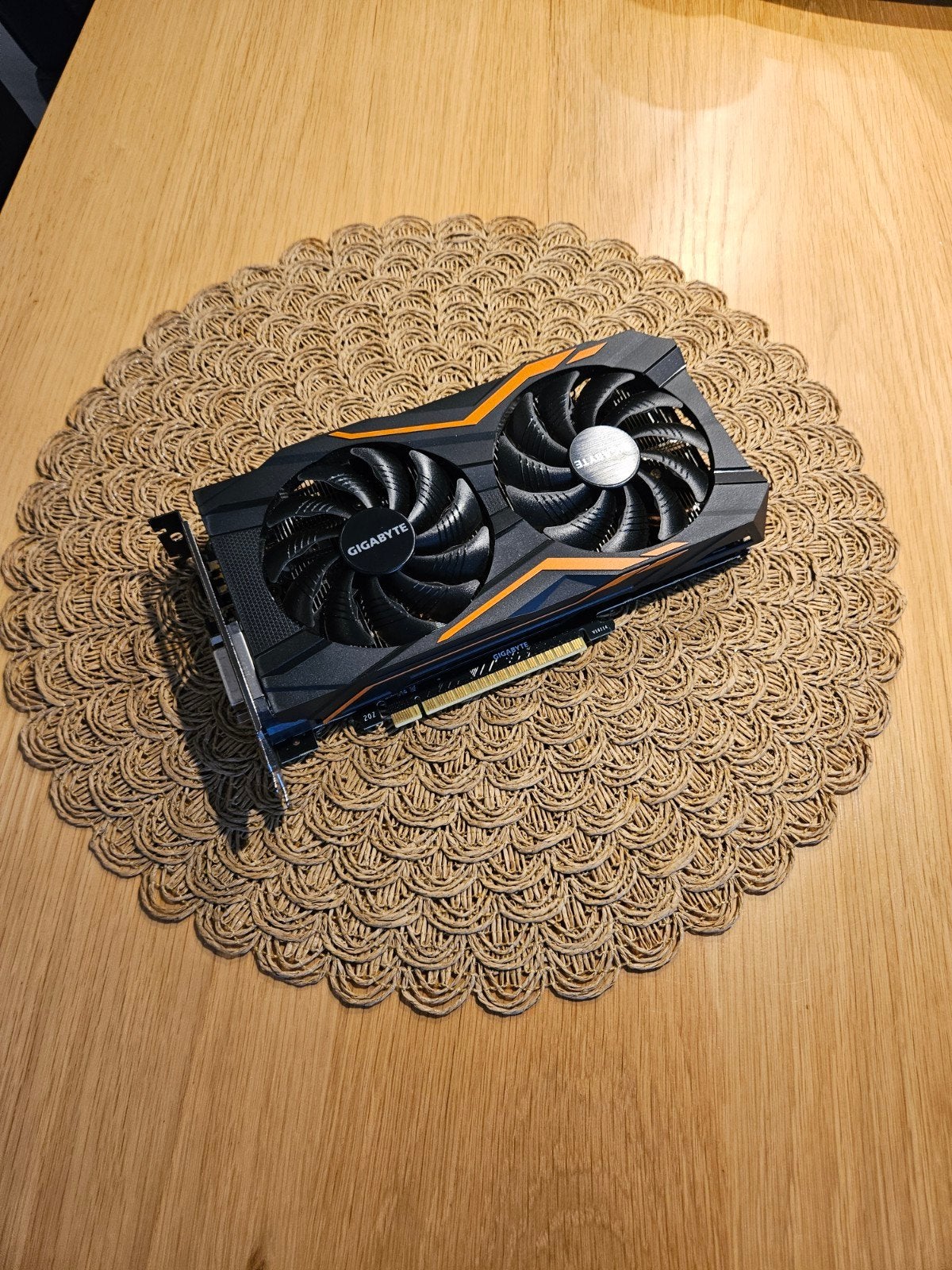 Grafische kaart Gigabyte GTX1050, Computers en Software, Videokaarten, PCI-Express 3, Gebruikt, HDMI, Ophalen of Verzenden