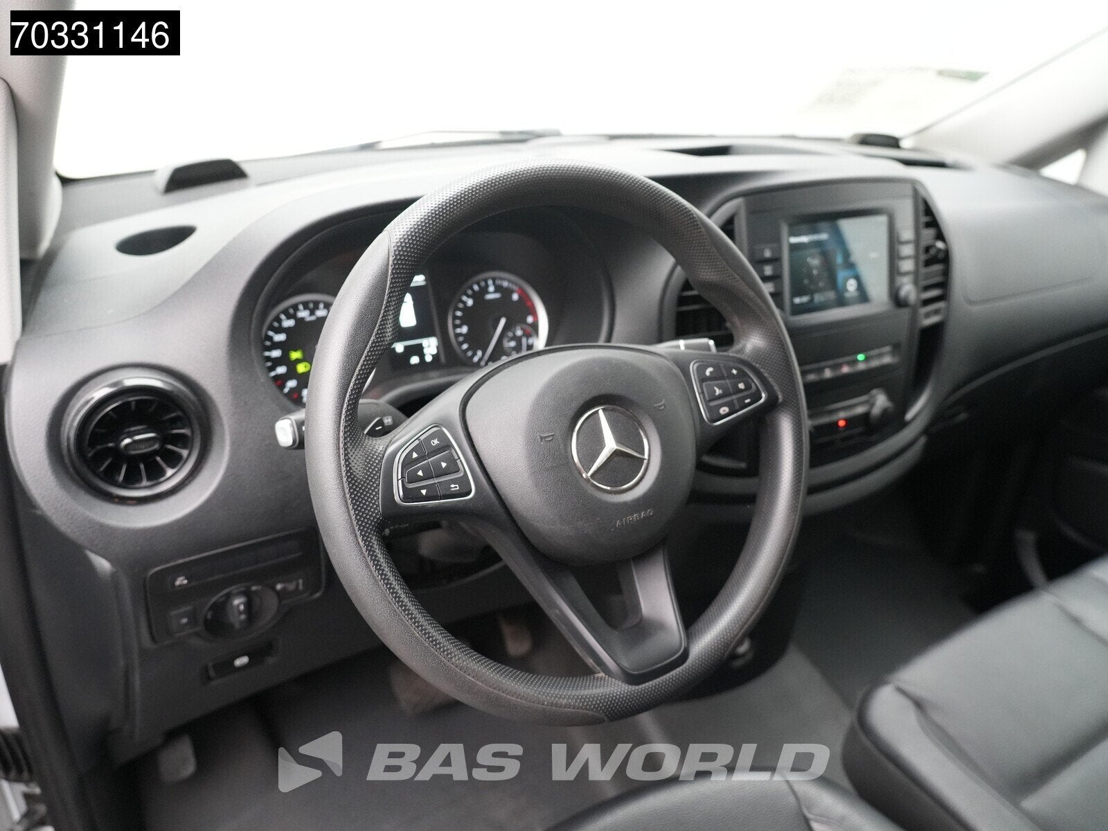 Mercedes Vito 114 Automaat L2H1 Airco Cruise Camera Parkeers, Autos, Achat, Euro 6, Entreprise, 3 places