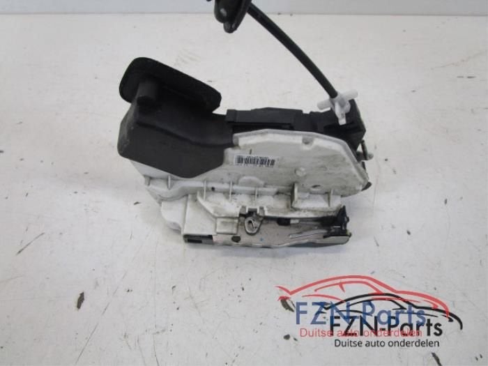 Deurslot Mechaniek 4Deurs rechts-voor Volkswagen Golf (22738, Auto-onderdelen, Ophalen of Verzenden, Gebruikt