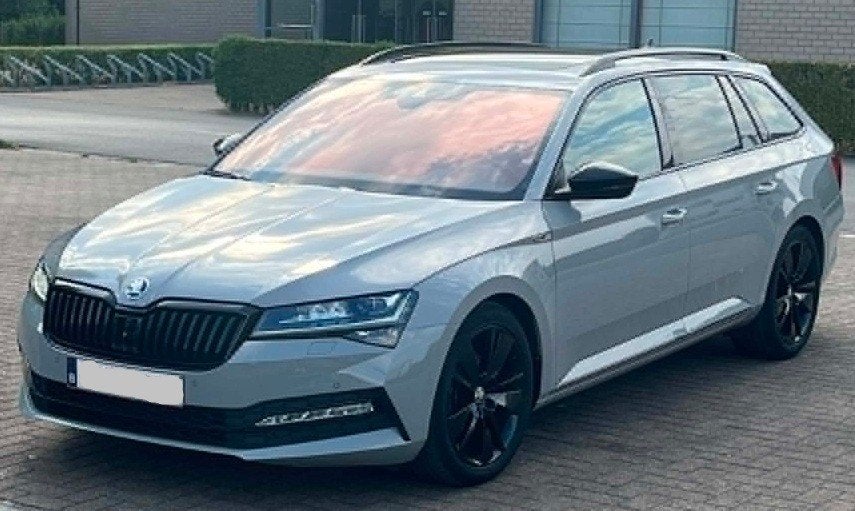 Skoda Supber Combi 2.0 Sportline, Dealer onderhouden, 1608 kg, 4 cilinders, 2000 kg