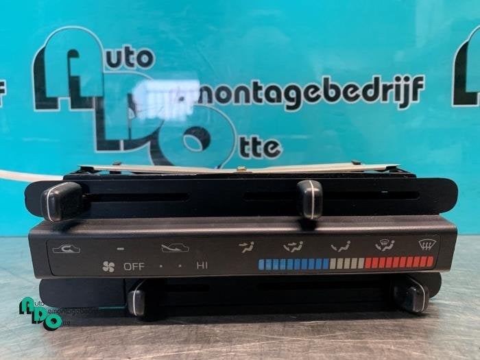 Panneau de commandes chauffage d'un Toyota Starlet (Starlet, -, 3 mois de garantie, Toyota, Utilisé