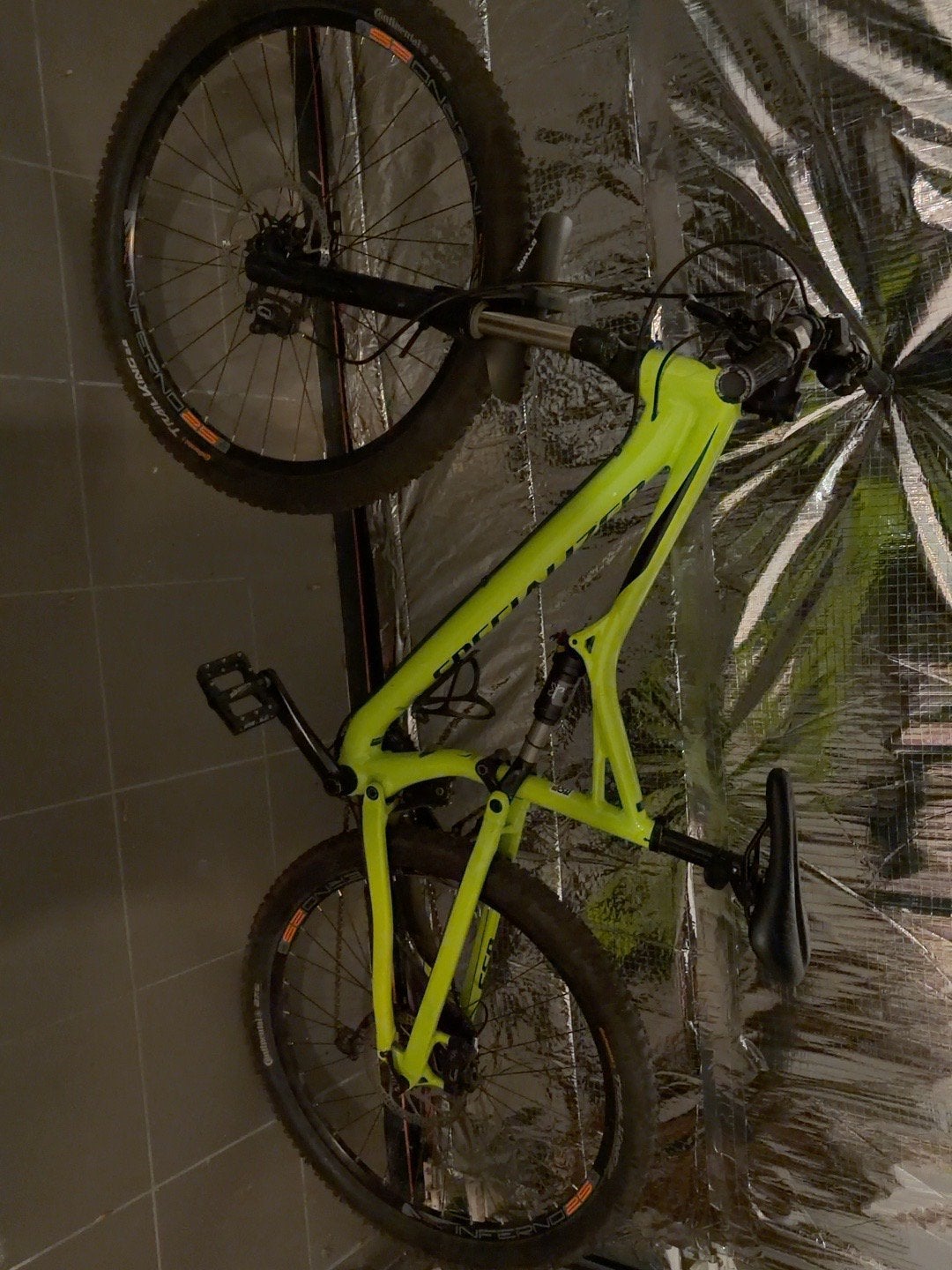 velo spezialised Model 2016, Enlèvement, Comme neuf
