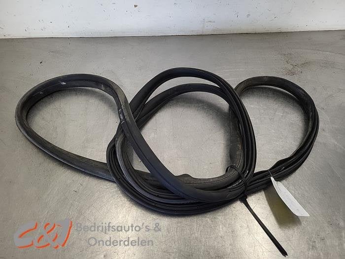 Schuifdeur Rubber rechts van een Ford Transit Custom, Gebruikt, -, -, Ophalen of Verzenden