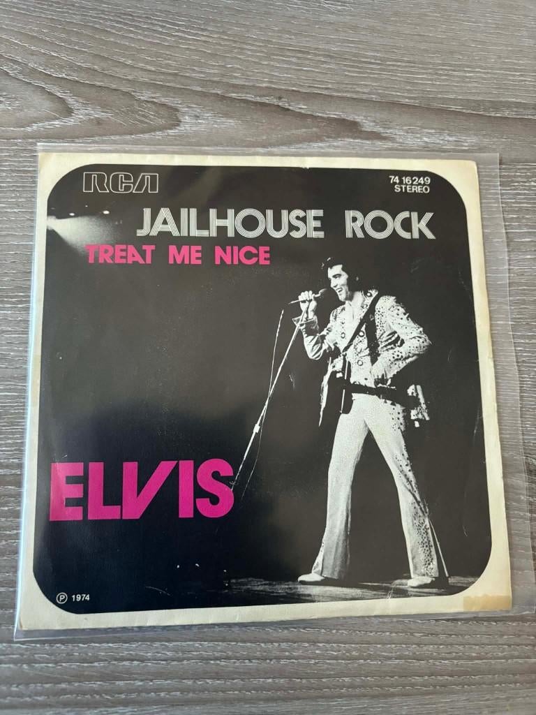 Elvis single, jailhouse rock/ treat me nice, franse persing,, Cd's en Dvd's, Vinyl Singles, Gebruikt, 7 inch, Single, Ophalen of Verzenden