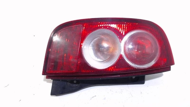 Achterlicht links buiten Nissan Micra, Onderdelen@venauto.nl, Van der Ven Autorecycling B.V., Ettenseweg 76, 4706 PB Roosendaal, The Netherlands
