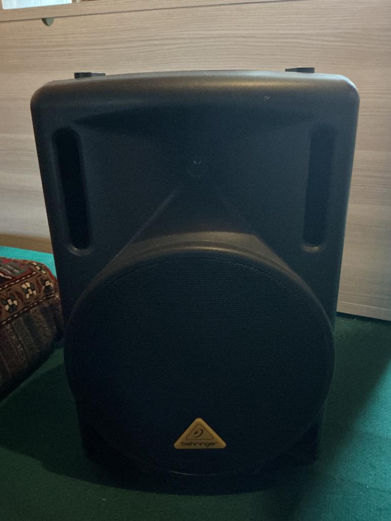 Behringer Eurolive B212D Active PA Speaker, Enlèvement