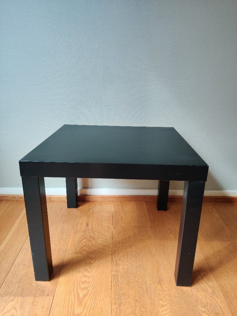 Petite table IKEA LACK – noire/brun noir – 5 €, 55 à 75 cm, Enlèvement, Bois, Carré