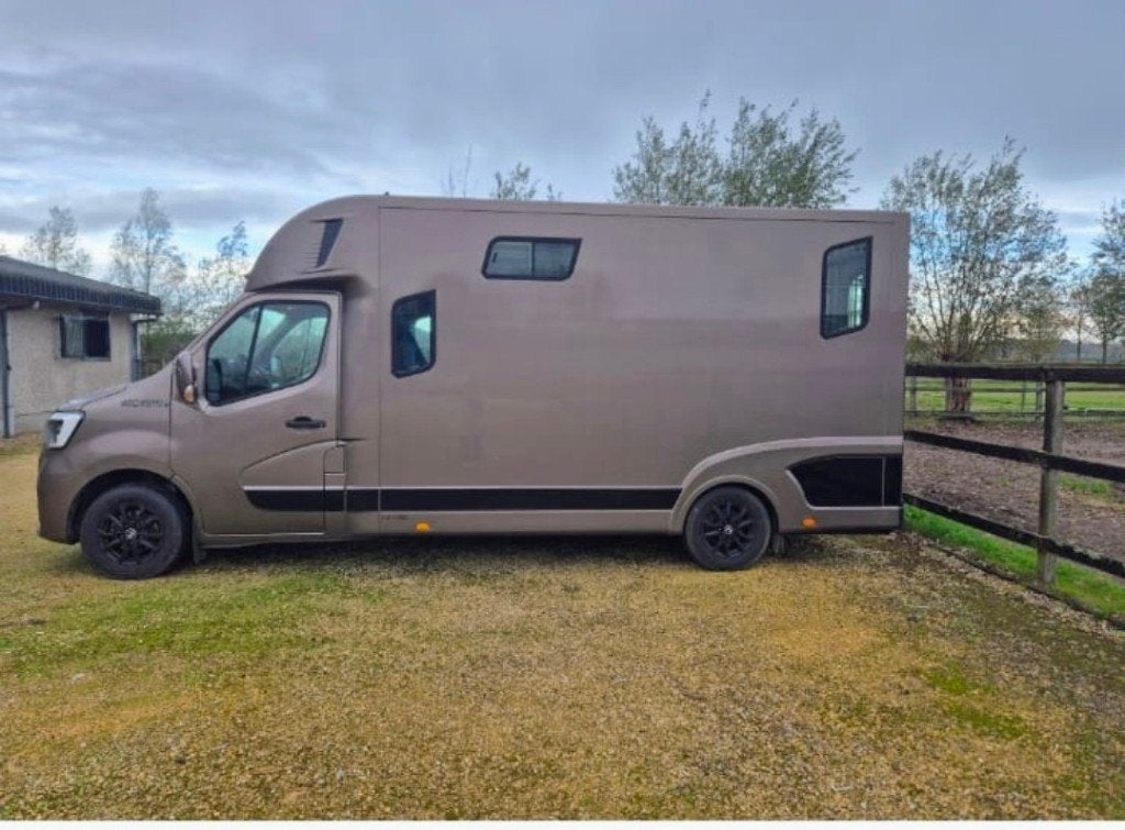 Theault à vendre, Animaux & Accessoires, Enlèvement, Utilisé, Autres matériaux, Remorque 2 chevaux