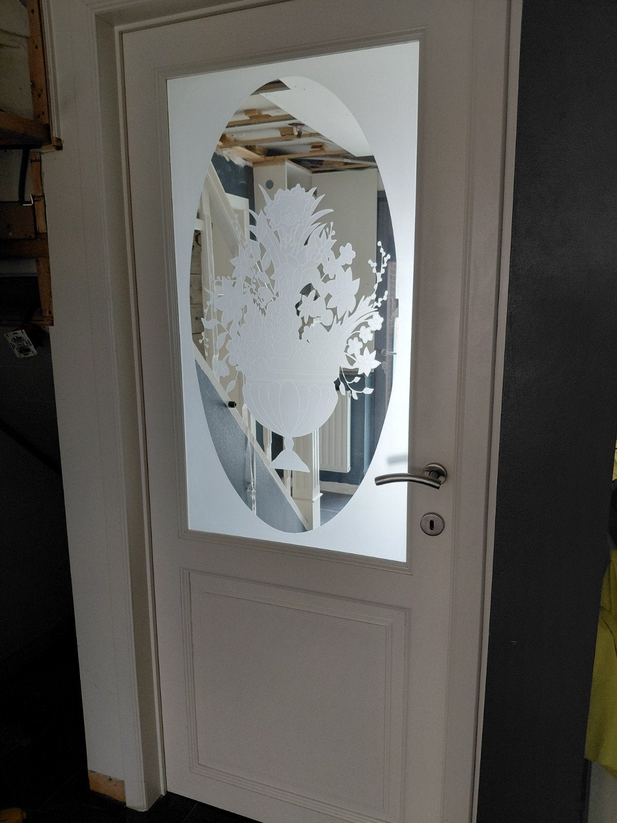 Porte rurale en bois avec imprimé floral dans le verre, Enlèvement, Verre