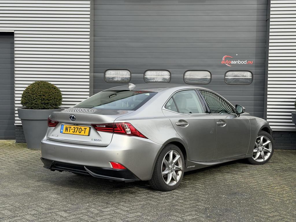 Lexus IS 300h Business Line Pro | Navigatie | Camera | DAB |, Auto's, Lexus, Automaat, Achterwielaandrijving, Gebruikt, Leder