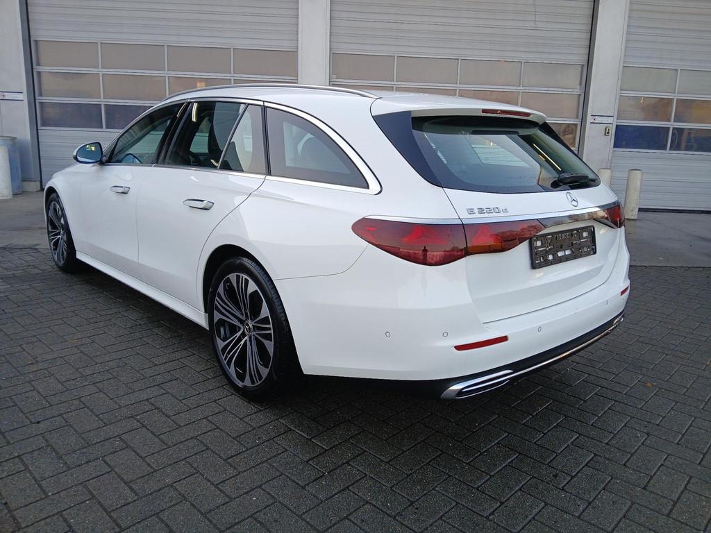 Mercedes-Benz E-Klasse 220 D Break Luxury Line | Panoramisch, Auto's, Automaat, 197 pk, Gebruikt, 135 g/km