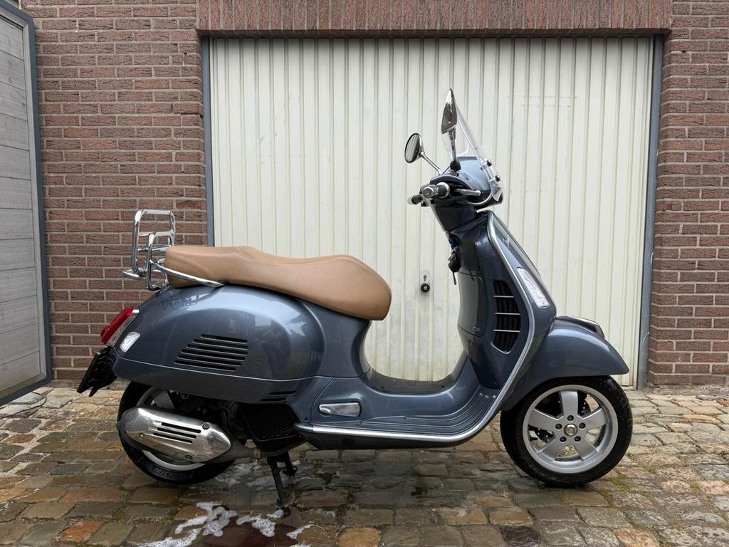 Vespa 125 GTS, Occasion, Bedrijf, 125 cc, 11 kW of minder