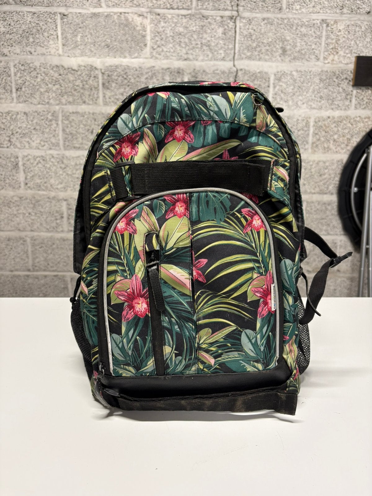 Kangourou tropical flower rugzak, Enlèvement, Comme neuf