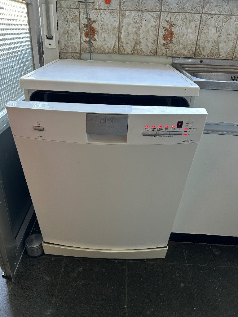 Vaatwasser AEG afhalen te AALTER, Elektronische apparatuur, Ophalen, Zo goed als nieuw, Vrijstaand