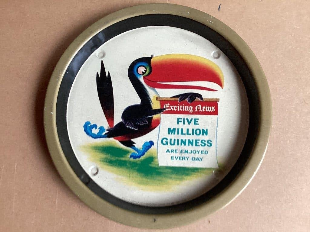 Publicite bière Guiness Toucan + gouache cigarettes Mario, Ophalen of Verzenden, Gebruikt, Overige typen