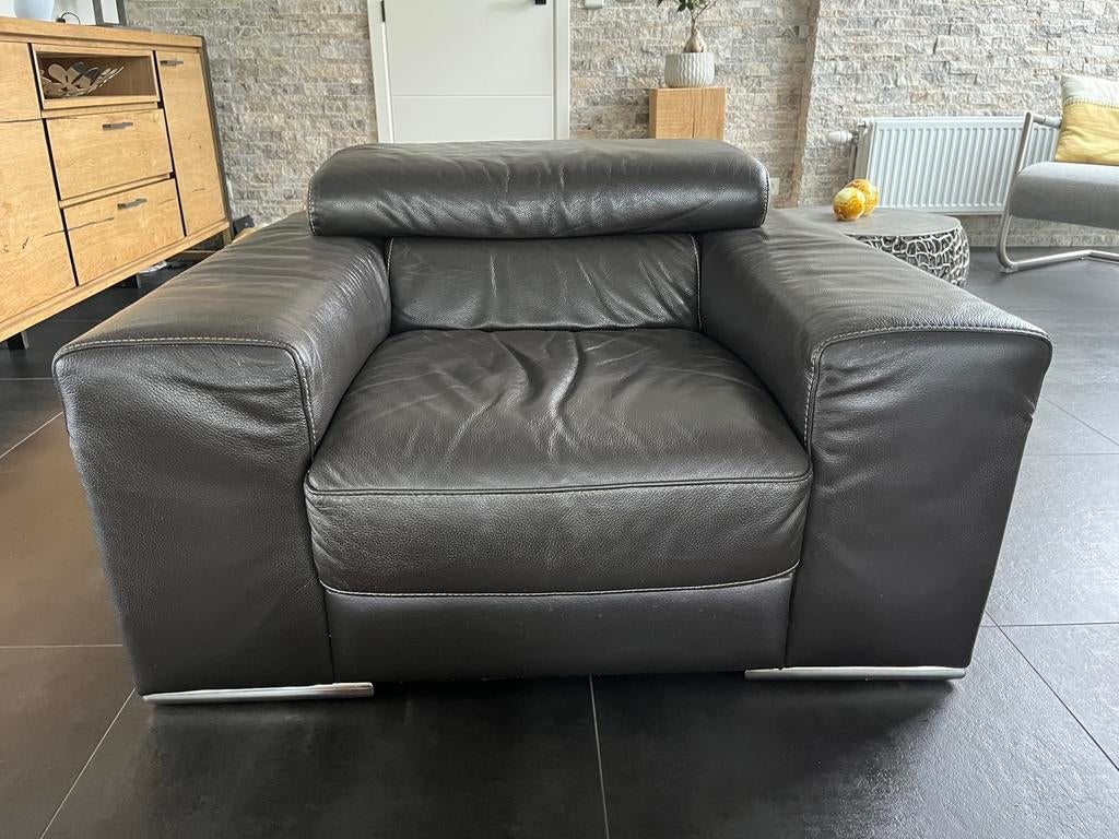 Salon cuir brun  chocolat ,grainé et souple pieds en inox ,, 75 à 100 cm, Moins de 150 cm, Une personne, Enlèvement