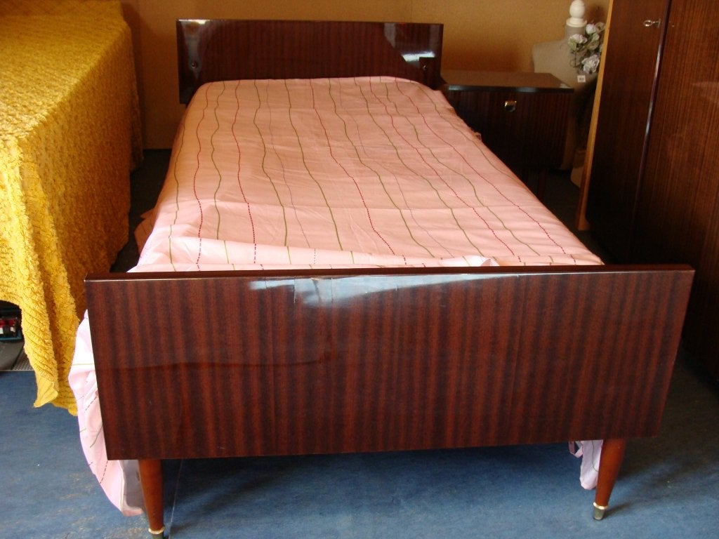ancien lit laqué, sommier et matelas, 1 personne, 90 cm, Brun, Enlèvement, 200 cm