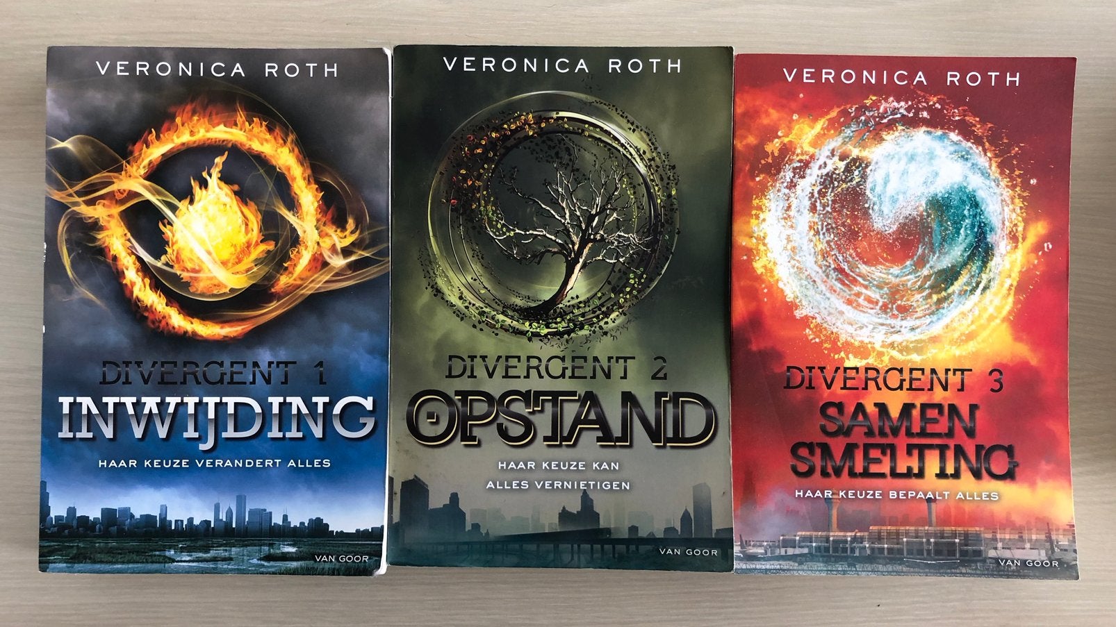 Boeken divergent series, Ophalen, Zo goed als nieuw