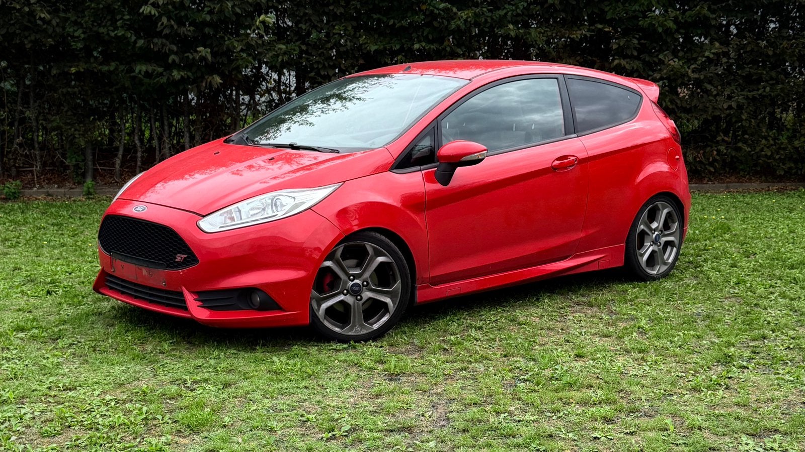 Ford Fiesta ST 1.6 ecoboost (schadewagen), Auto's, Euro 6, 4 cilinders, 1600 cc, Overige kleuren
