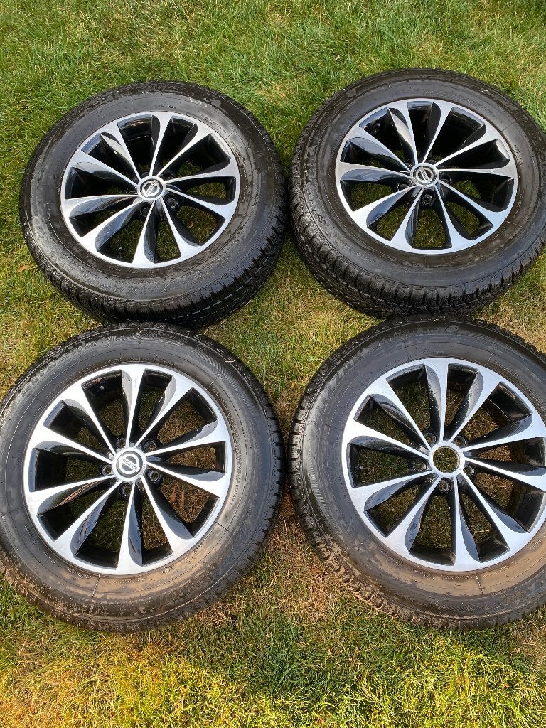 Nissan Velgen met winterbanden 225/65 R17, Auto-onderdelen, Banden en Velgen, Ophalen, Gebruikt, Velg(en), 17 inch