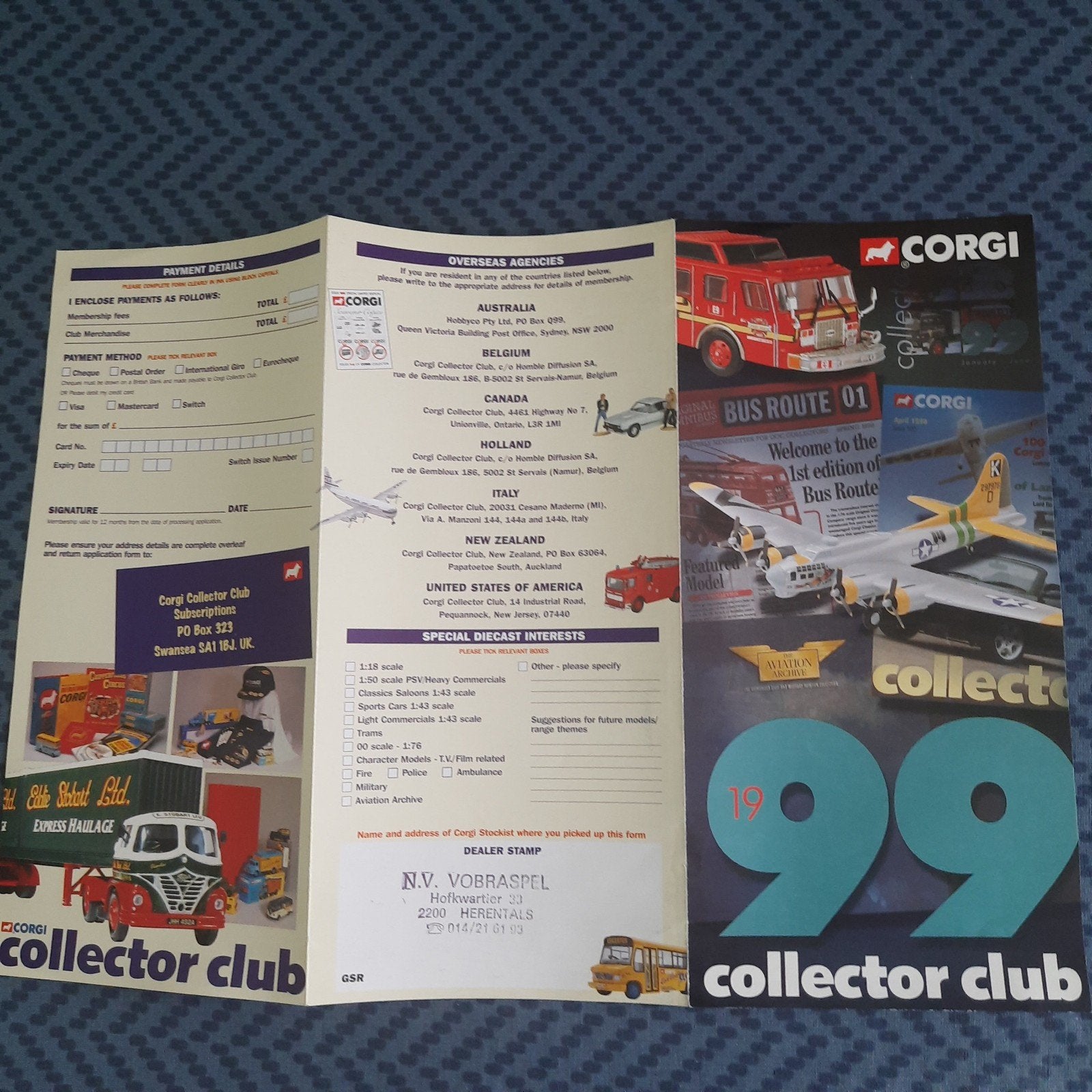 CORGI COLLECTOR CLUB *1999 VINTAGE INSCHRIJVINGSFOLDER*, Boeken, Catalogussen en Folders, Folder, Zo goed als nieuw, Ophalen, CORGI