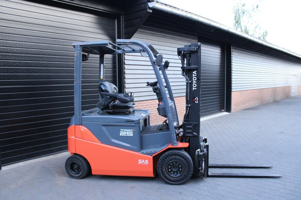 Toyota 8FBMKT25 heftruck elektrische triplex sidesift accubj, Articles professionnels, Machines & Construction | Chariots élévateurs & Transport interne