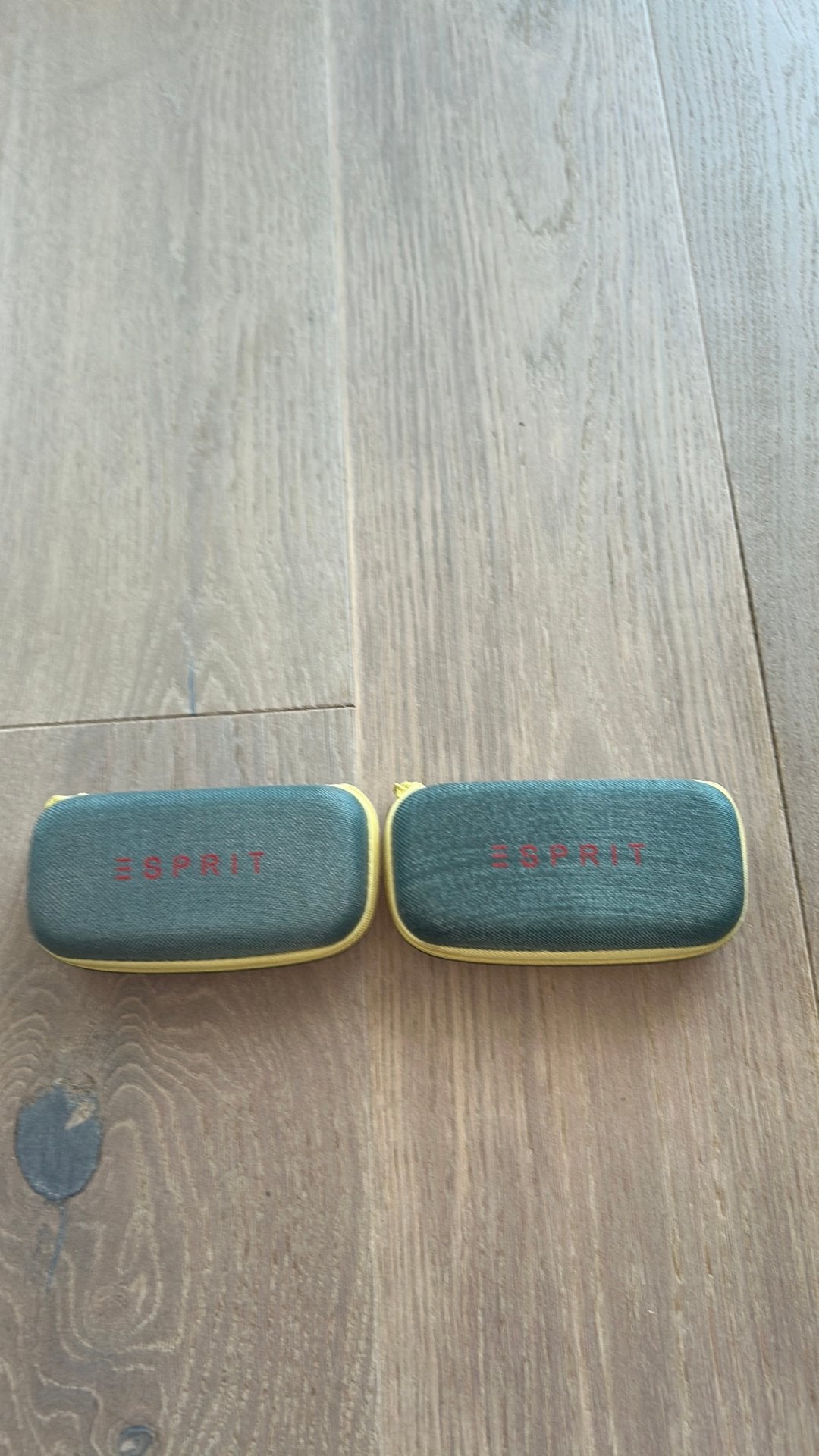 Een geel licht groene esprit brillendoos is nieuwe staat, Geel, Esprit, Nieuw, Ophalen of Verzenden