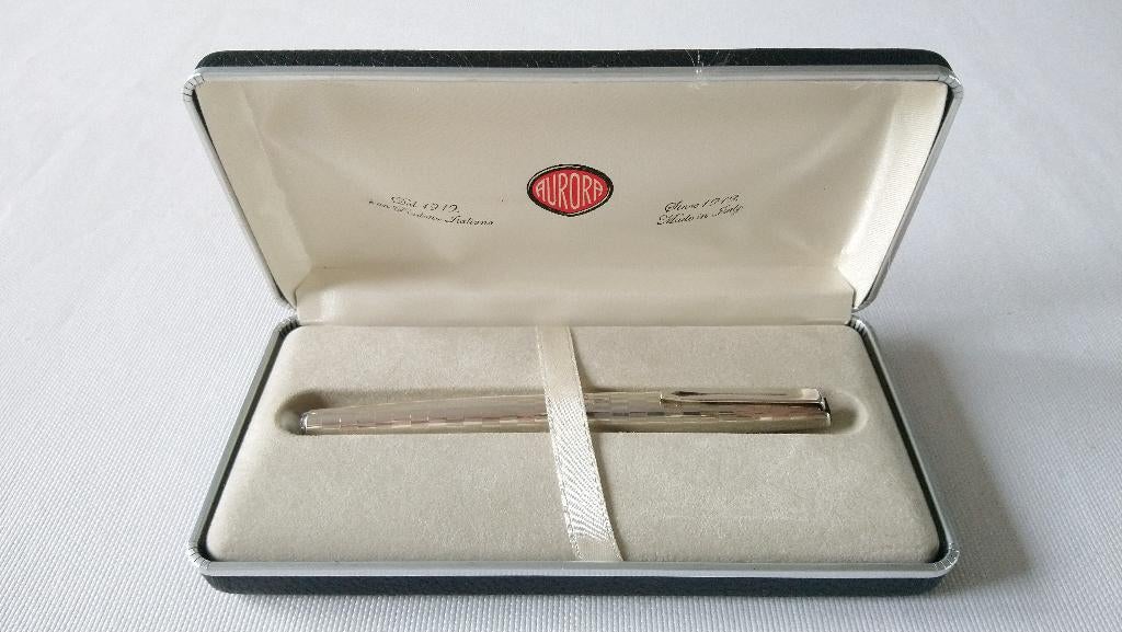 Aurora 98 Archivi Storici solid Silver Vulpen 14K/585 M-nib, Collections, Stylos, Neuf, Stylo, Autres marques, Avec boîte, Enlèvement ou Envoi