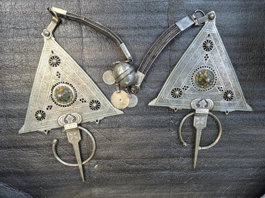 Indrukwekkende Berber / Toeareg sieradenset – meer dan 1 kg, Bijoux, Sacs & Beauté, Bijoux anciens, Enlèvement
