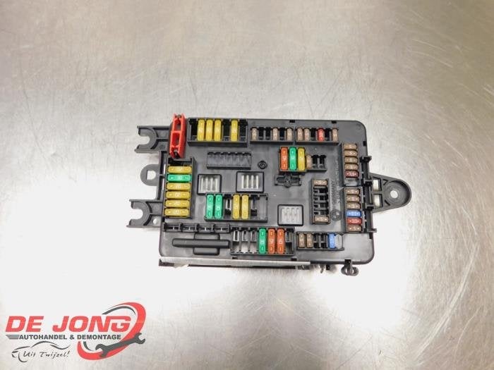 Boîte à fusibles d'un BMW 1-Serie, -, 3 mois de garantie, Utilisé, -