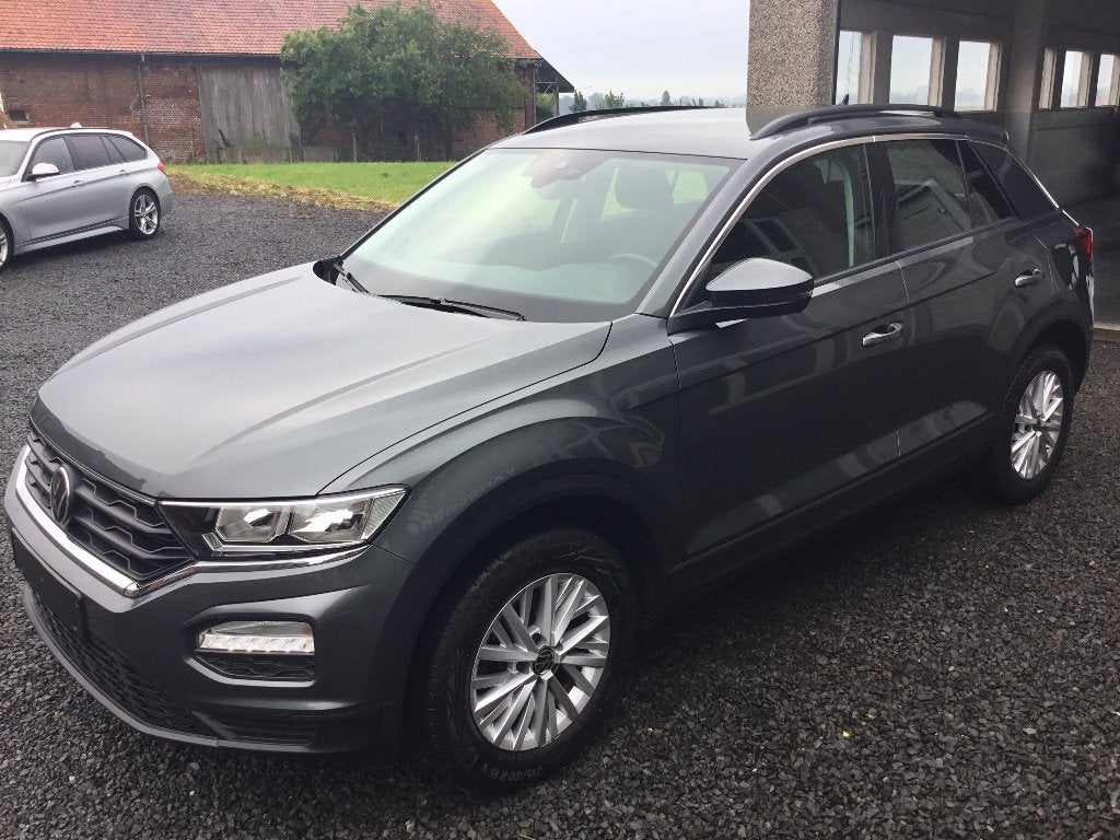 VOLKSWAGEN T-ROC 1.0i 110PK met TREKHAAK, Voorwielaandrijving, Bedrijf, Zilver of Grijs, 999 cc