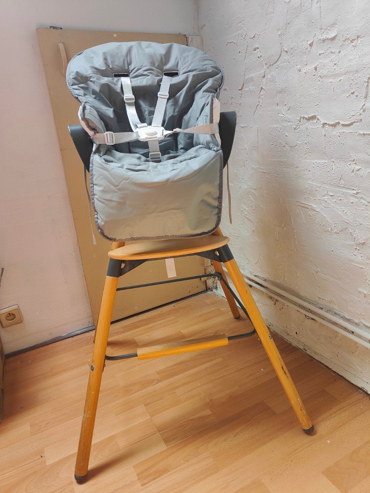 Chaise haute CHILDHOME, Enfants & Bébés, Chaises pour enfants, Enlèvement