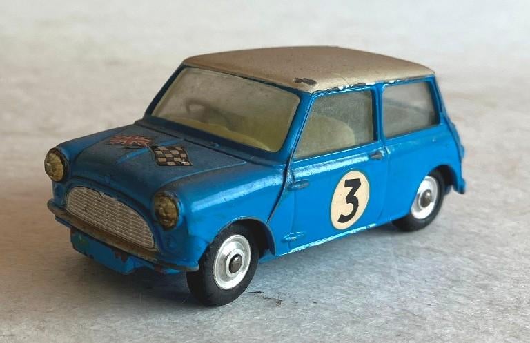 Mini Cooper competition blauw-wit dak Corgi # 227., Hobby & Loisirs créatifs, Voitures miniatures | 1:43, Utilisé, Corgi, Enlèvement ou Envoi