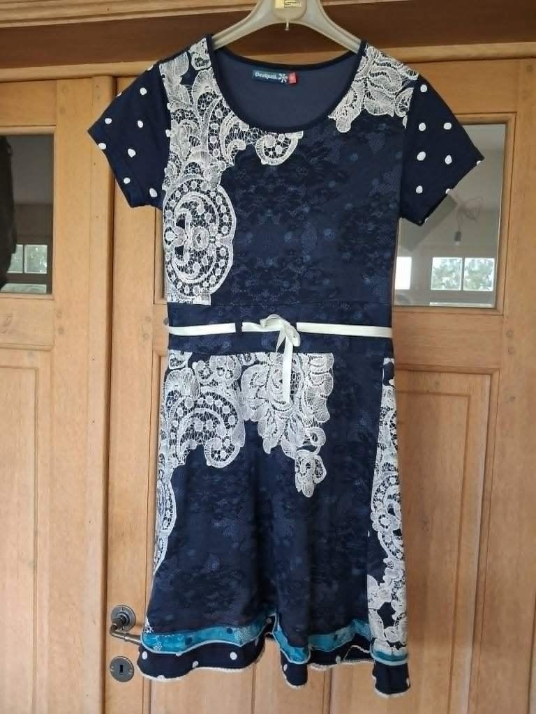 Mooi blauw-wit kleedje van Desigual maat 13/14 jaar, Desigual, Meisje, Ophalen of Verzenden, Zo goed als nieuw