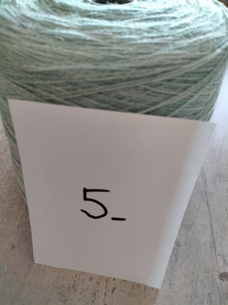 Cône de laine 800 gr vert N°5  (pelote)  C 6, Enlèvement ou Envoi