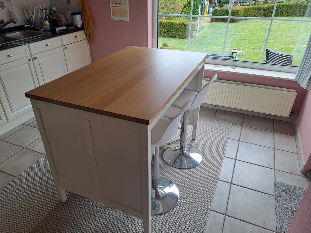 Tornvinken tafel uit de ikea in goede staat, Ophalen