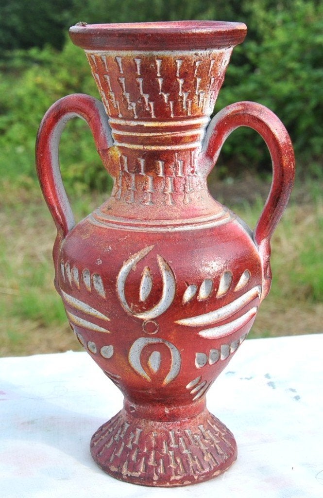 vase style amphore terre cuite décor sculpté, Ophalen of Verzenden