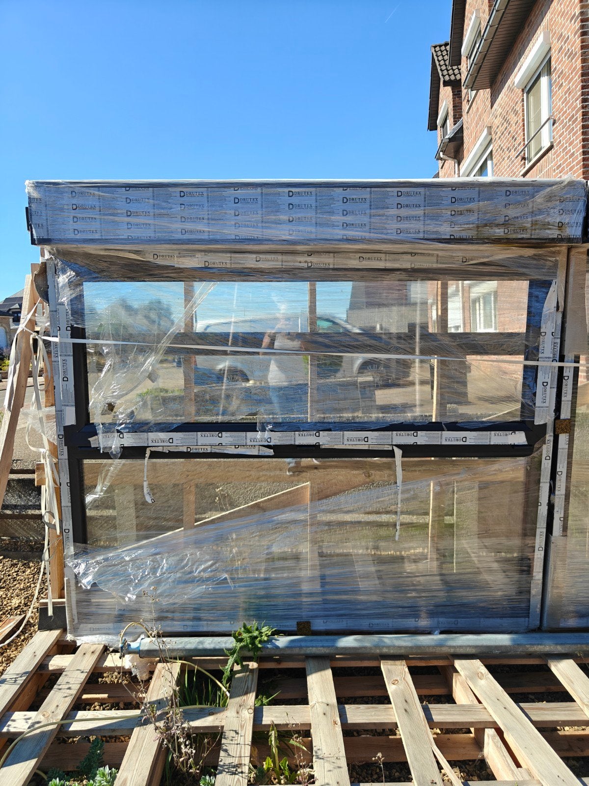 Groot kiepraam horizontaal PVC antraciet + elektr. rolluik, Doe-het-zelf en Bouw, Ophalen, Gevelraam of Ruit, Nieuw, 160 cm of meer