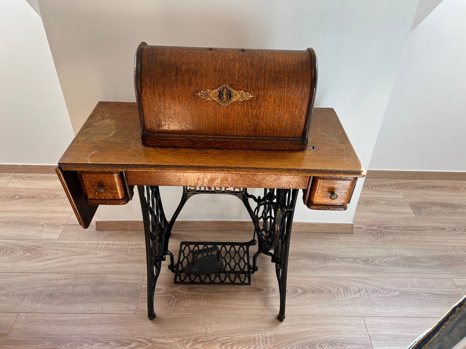 Table à coudre Singer antique, Enlèvement