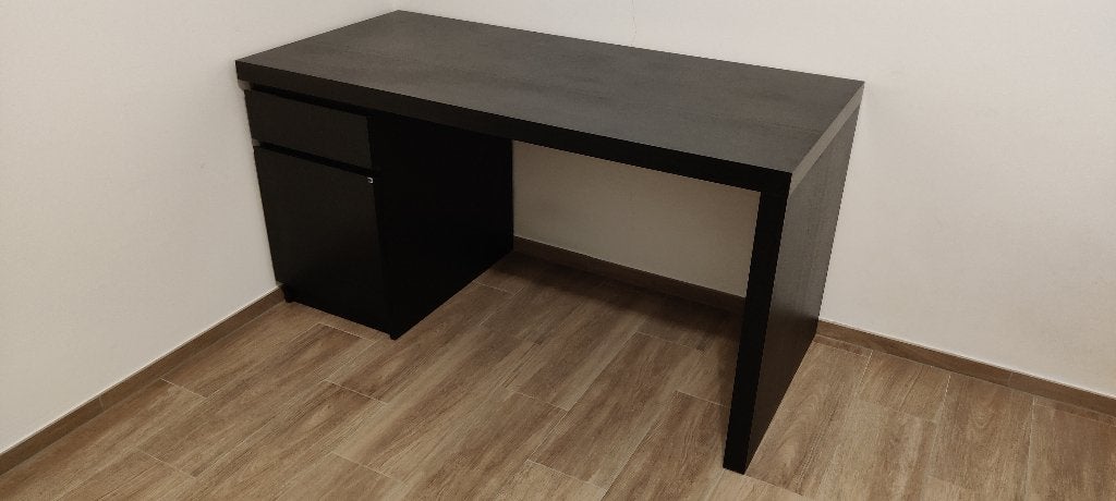 Bureau IKEA Malm, Maison & Meubles, Bureaux, Comme neuf, Bureau d'ordinateur, IKEA, Moderne, Bois, Noir, Goulotte de câbles, Avec tiroirs