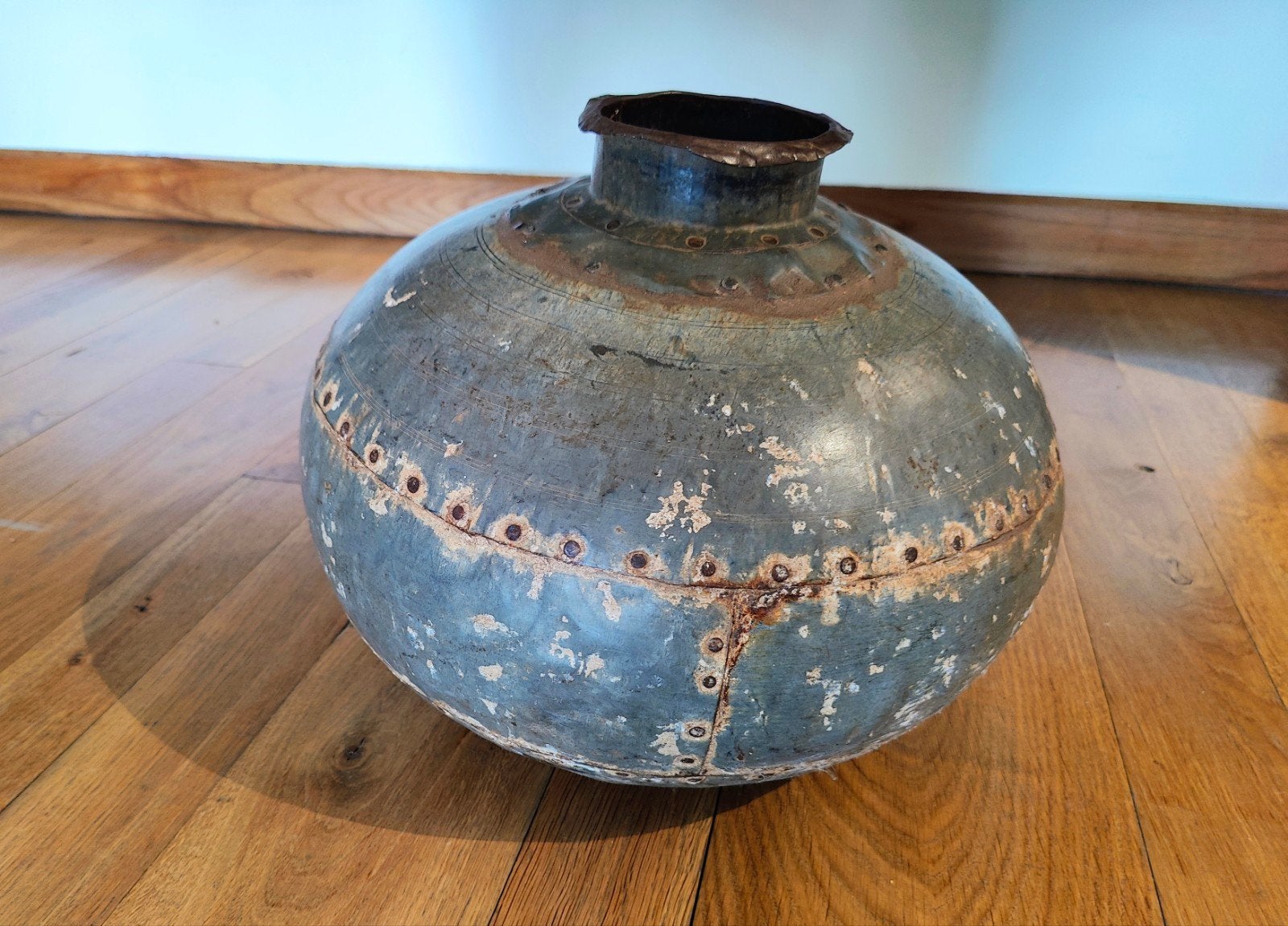 Antieke Indiase Matki Pot | Grote Metalen Nagori Kruik, Neuf, 30 cm, Fait main, Enlèvement