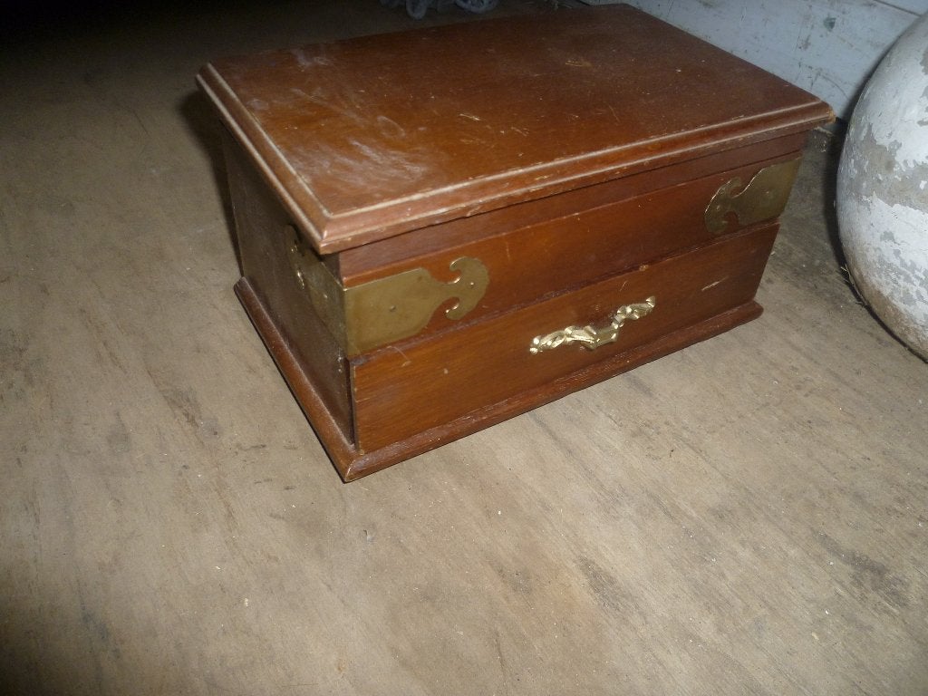 HOUTEN JUWELENKISTJE, Ophalen