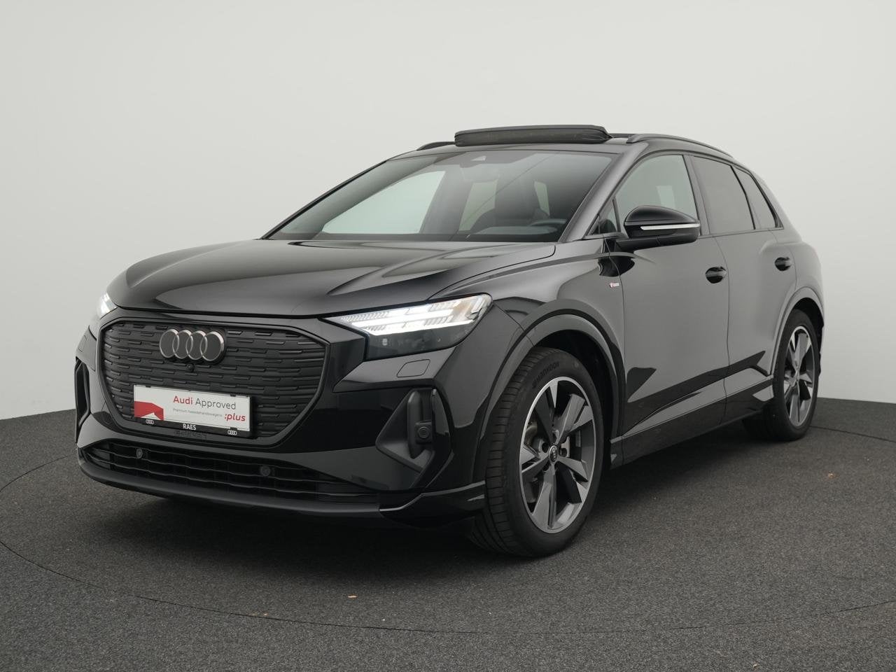 Audi Q4 e-tron 82 kWh 45 Corporate S /Pano/Trekh/Warmtepomp/, Zwart, Elektrisch, Handgeschakeld, Q4 e-tron