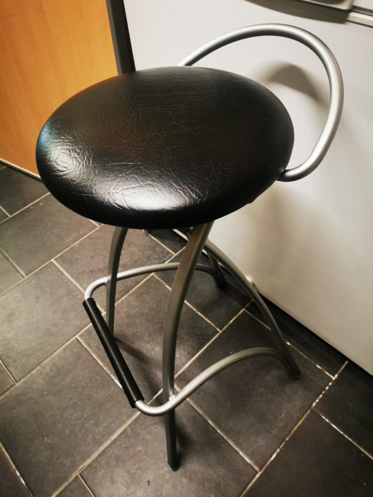 Deux tabourets, Enlèvement ou Envoi