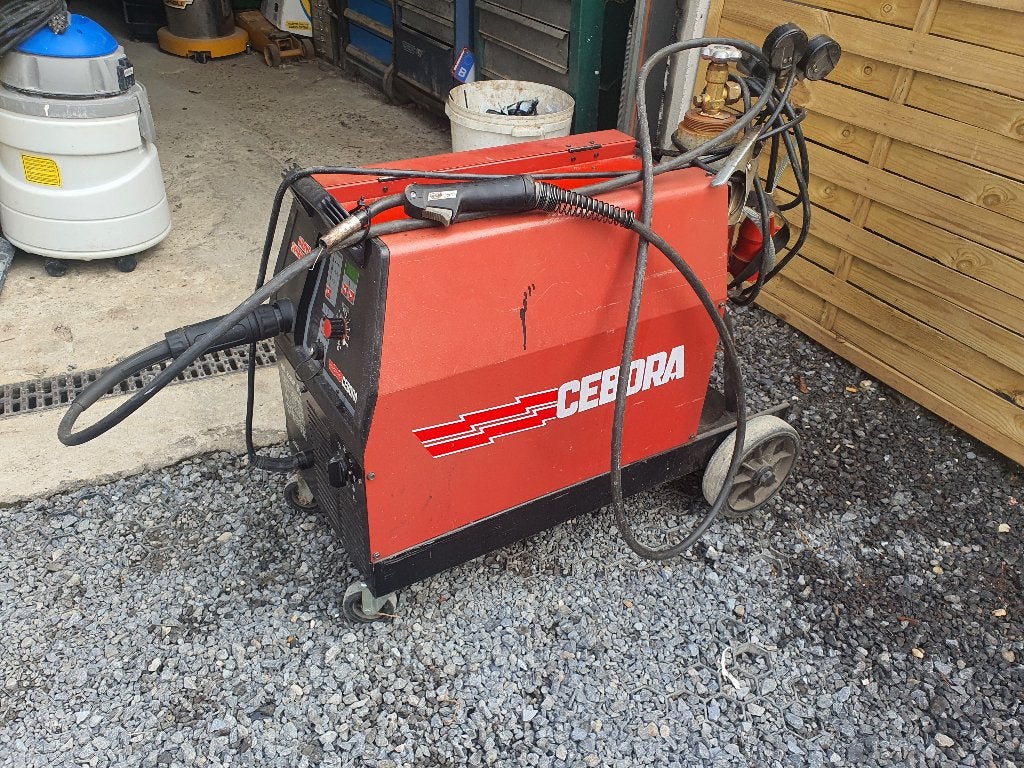 Cebora MIG Bravo 2235/T Combi 170amp 380v De is een zeer, Ophalen, Zo goed als nieuw, 150 tot 250 ampère, Inverter