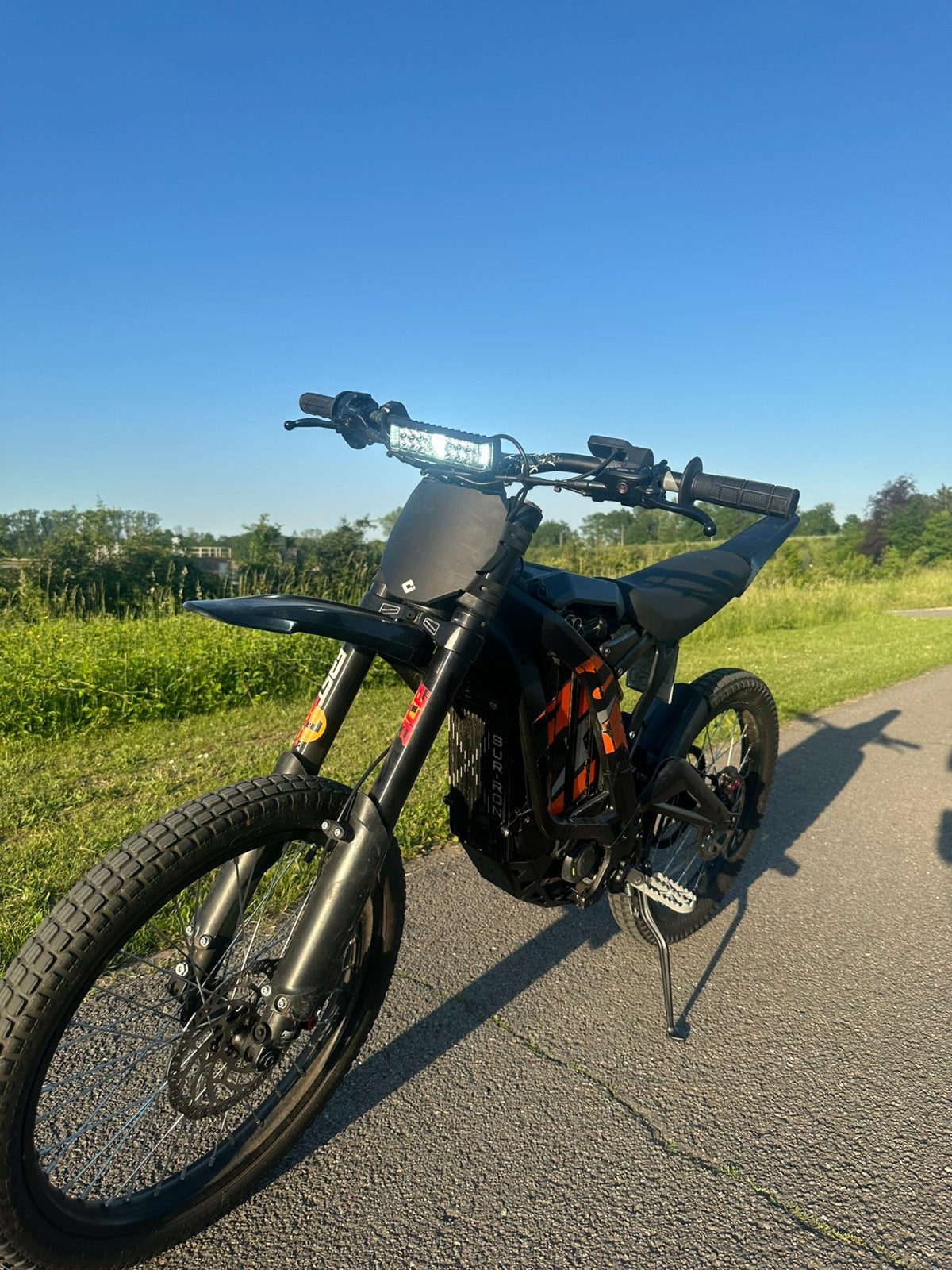 Surron Light Bee X 2022, Fietsen en Brommers, Ophalen of Verzenden, Zo goed als nieuw