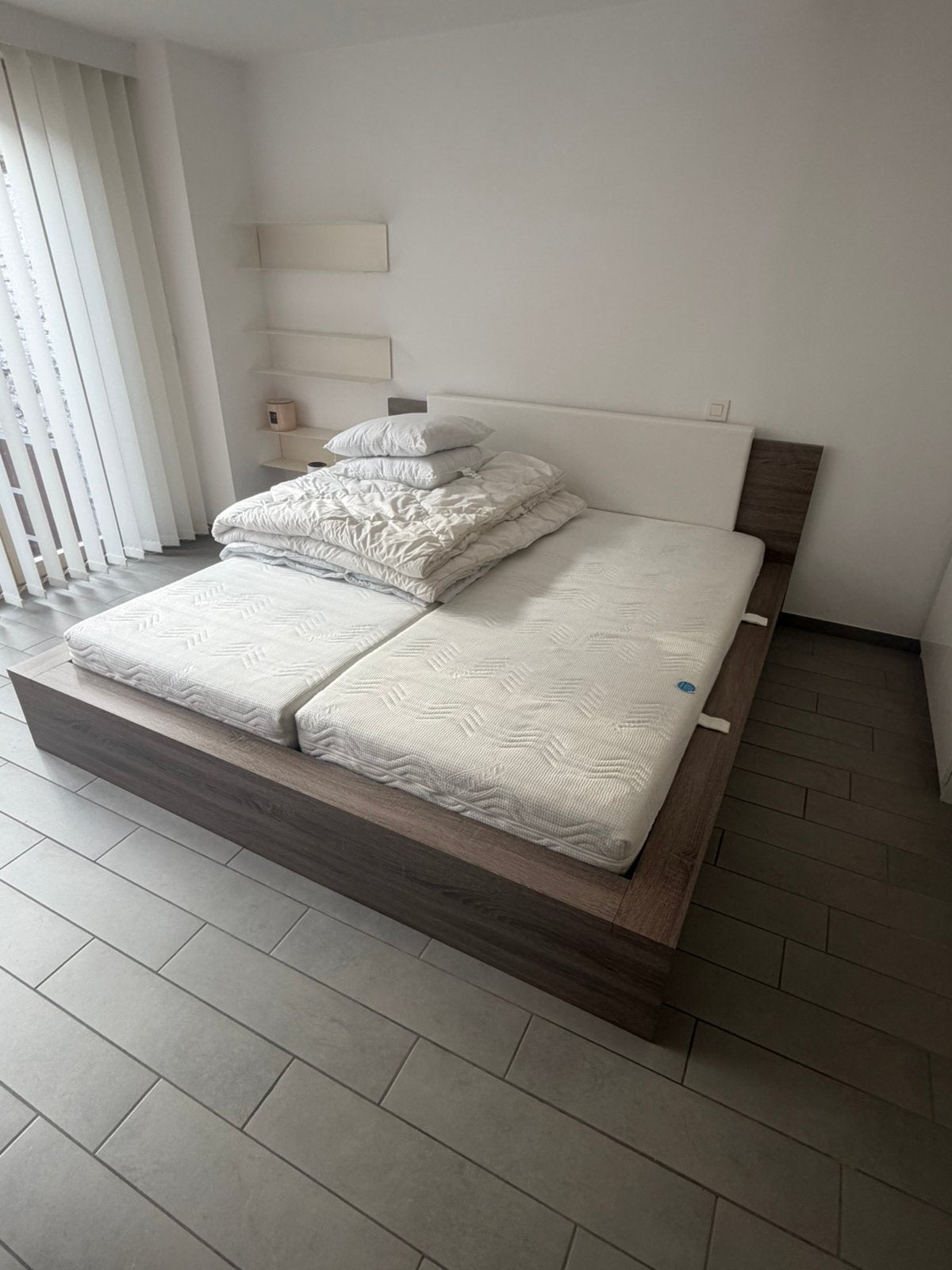 Lit double 200x180, Maison & Meubles, Enlèvement, Utilisé, 200 cm, 180 cm